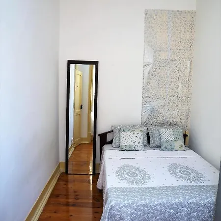 Quarto Bem Localizado Centro *